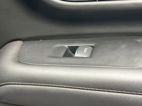 Used 2024 Chevrolet Suburban High Country w/ Premium Package 2 image 23