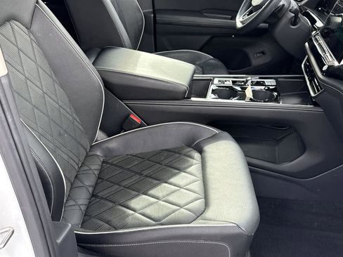 Used 2024 Volkswagen Atlas SEL Premium R-Line image 17