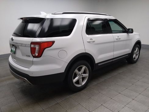 Used 2016 Ford Explorer XLT w/ Equipment Group 202A AWD/4WD image 9