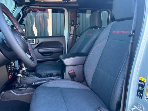 Used 2024 Jeep Wrangler Unlimited Rubicon w/ Dual Top Group AWD/4WD image 11