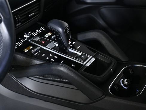Certified 2023 Porsche Cayenne Platinum Edition AWD/4WD image 21
