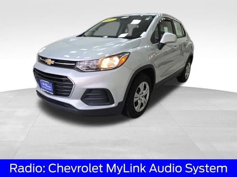 Used 2017 Chevrolet Trax LS image 3