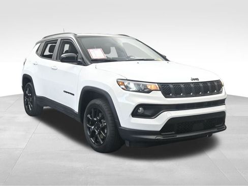 Used 2023 Jeep Compass Altitude image 9