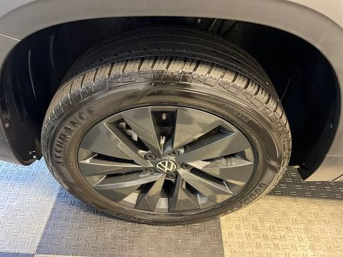 Certified 2024 Volkswagen Taos S FWD image 8
