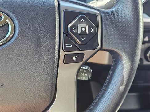 Used 2017 Toyota Tacoma SR5 RWD image 23