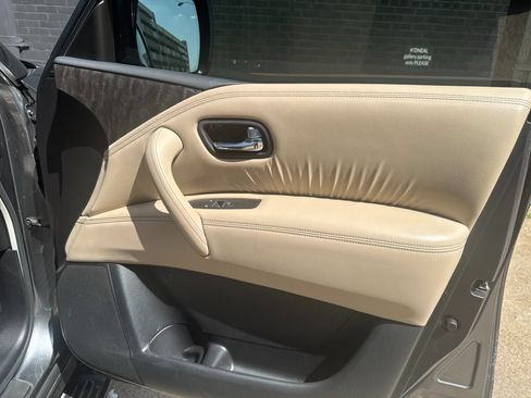 Used 2022 Nissan Armada Platinum w/ Captain's Chairs Package RWD image 3