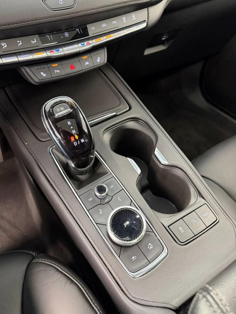 Used 2023 Cadillac XT4 Luxury w/ Cold Weather Package FWD image 27