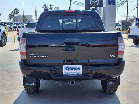 Used 2015 Toyota Tacoma 4x4 Double Cab w/ TRD Sport Package image 6