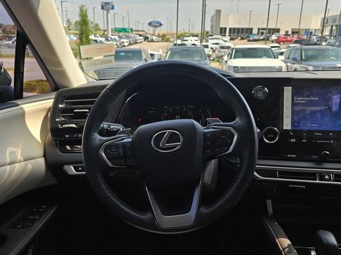 Used 2024 Lexus RX 350 FWD image 12