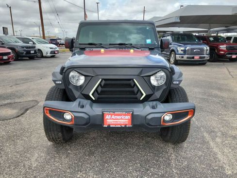 Used 2020 Jeep Wrangler Unlimited Sahara AWD/4WD image 14
