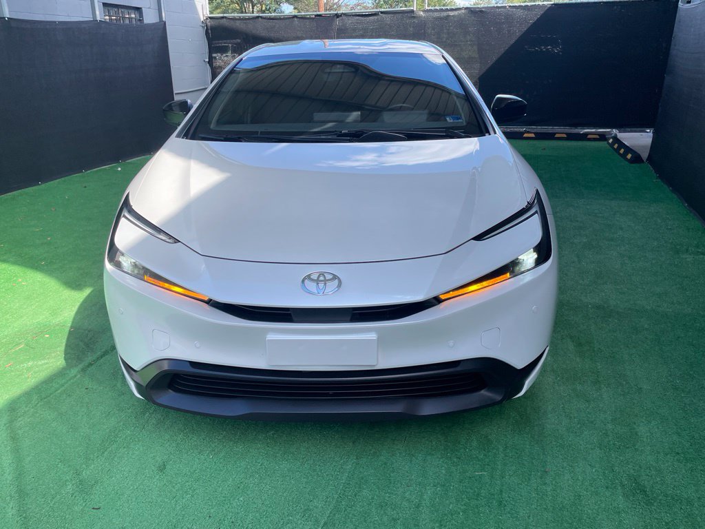 Used 2023 Toyota Prius LE FWD image 9