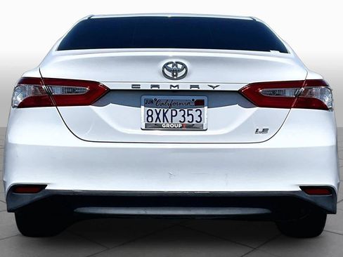 Used 2018 Toyota Camry LE FWD image 4