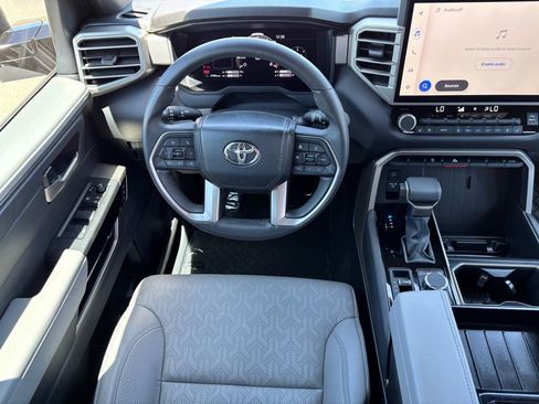 Used 2025 Toyota Tundra Limited AWD/4WD image 13