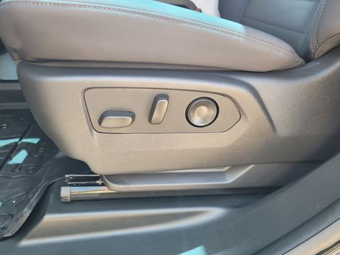 Used 2025 GMC Hummer EV 2X AWD/4WD image 10