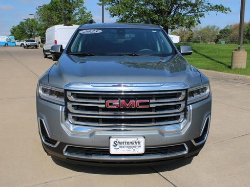 Used 2023 GMC Acadia SLE w/ Driver Convenience Package image 2