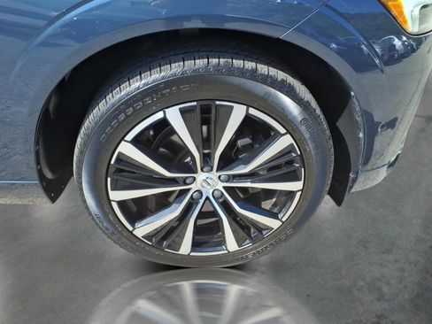 Used 2024 Volvo XC60 B5 Plus AWD/4WD image 9