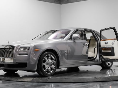 Used 2010 Rolls-Royce Ghost image 2