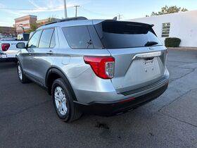 Used 2023 Ford Explorer XLT AWD/4WD image 5