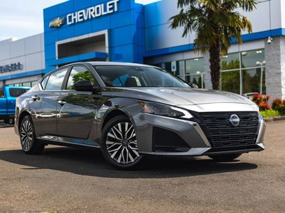 Used 2024 Nissan Altima 2.5 SV