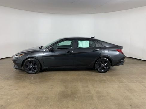 Used 2023 Hyundai Elantra SEL image 16
