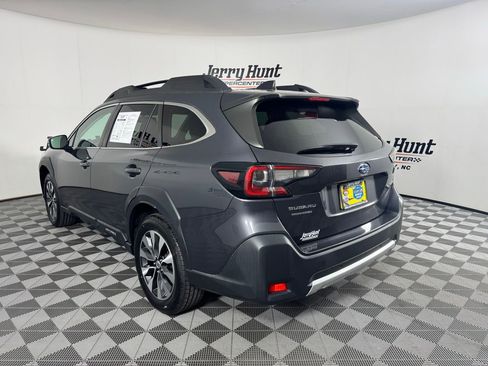 Used 2023 Subaru Outback Limited AWD/4WD image 8