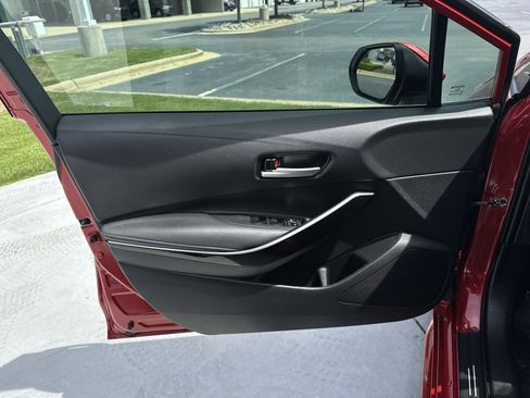 Certified 2021 Toyota Corolla XLE image 14