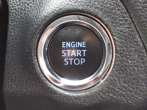 Used 2021 Toyota RAV4 XLE image 19