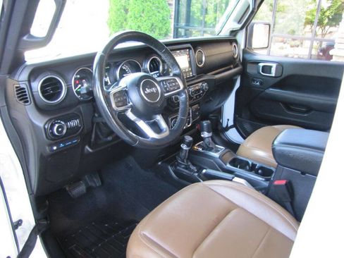 Used 2021 Jeep Wrangler Unlimited Sahara w/ Cold Weather Group image 13