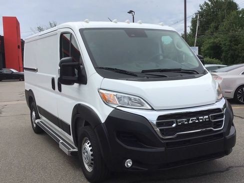 Used 2025 RAM ProMaster 2500 w/ U-Haul Equipment Group FWD image 1