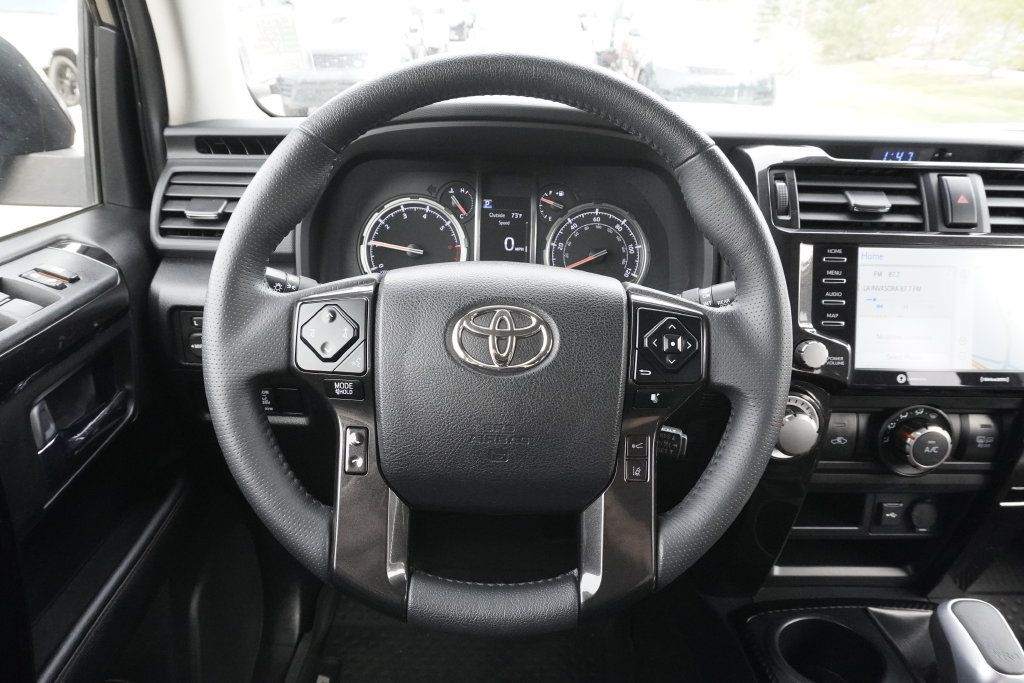 Used 2021 Toyota 4Runner TRD Off-Road Premium w/ Moonroof Package AWD/4WD image 10