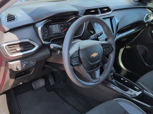 Used 2021 Chevrolet TrailBlazer LT w/ Convenience Package FWD image 10