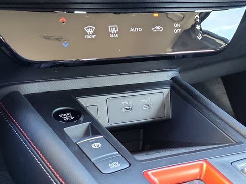 New 2026 Nissan Kicks SR w/ Illumination Package FWD image 15