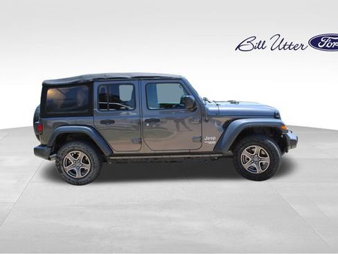 Used 2018 Jeep Wrangler Unlimited Sport S AWD/4WD image 4