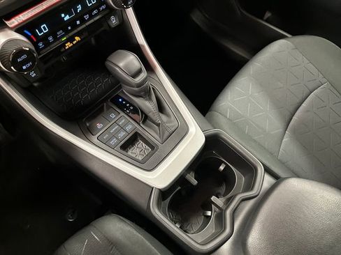Used 2025 Toyota RAV4 XLE AWD/4WD image 24