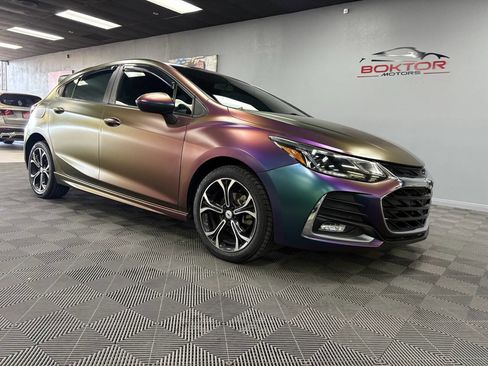 Used 2019 Chevrolet Cruze LT w/ Convenience Package image 1