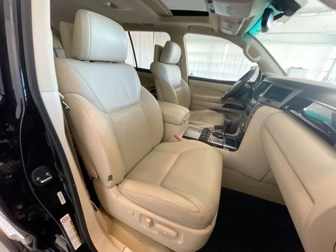 Used 2015 Lexus LX 570 image 26