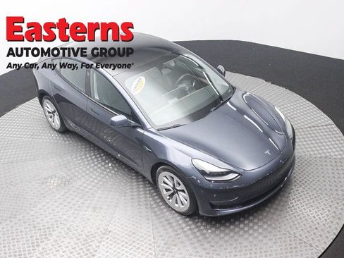Used 2023 Tesla Model 3 Standard Range RWD image 3