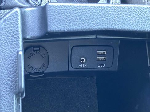 Used 2016 Subaru Forester 2.5i Touring w/ Eyesight & Navigation System AWD/4WD image 31