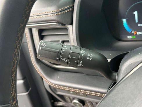 Used 2024 Ford Expedition Max Platinum image 23