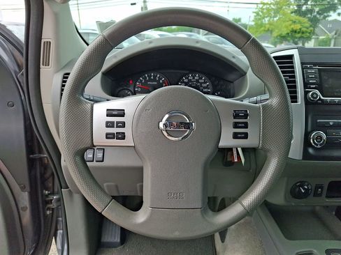 Used 2016 Nissan Frontier SV AWD/4WD image 19