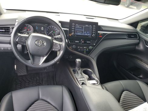 Certified 2023 Toyota Camry SE image 9