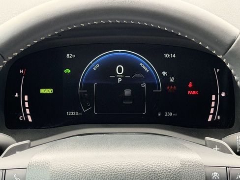 Used 2025 Toyota Camry SE w/ Convenience Package FWD image 16