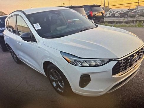Used 2024 Ford Escape ST-Line w/ Tech Pack #1 FWD image 17