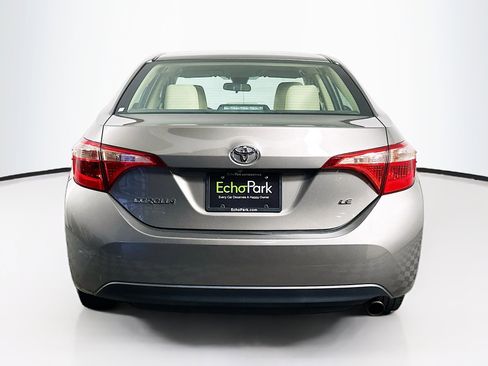 Used 2018 Toyota Corolla LE FWD image 7