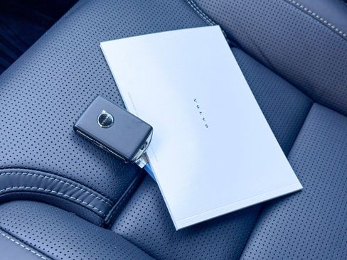 Used 2025 Volvo XC90 T8 Ultra w/ Protection Package image 37