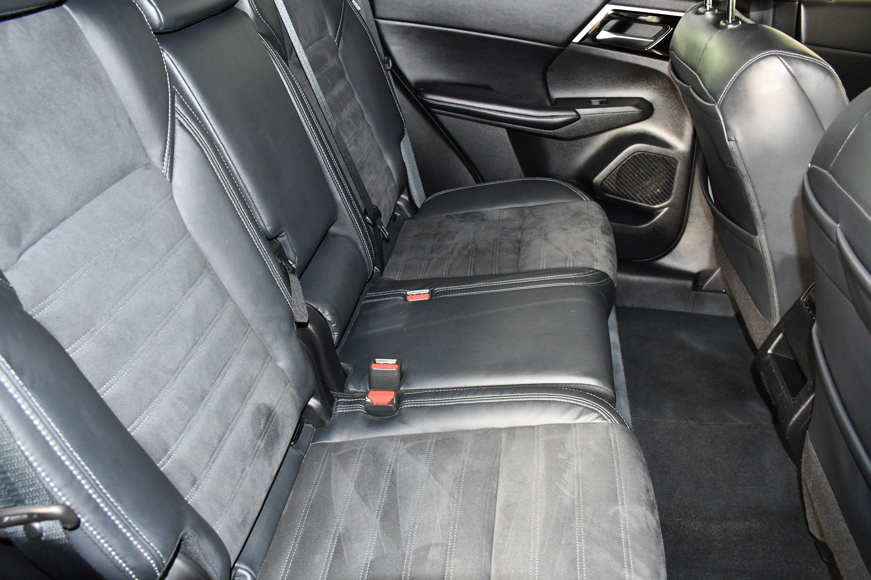 Used 2022 Mitsubishi Outlander SE AWD/4WD image 42