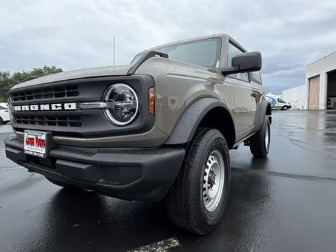 New 2026 Ford Bronco 2-Door AWD/4WD image 9
