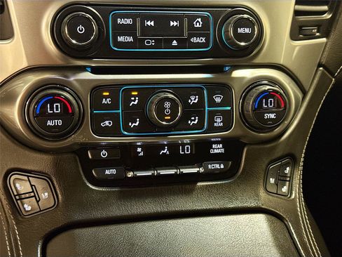 Used 2020 Chevrolet Tahoe Premier w/ Premier Plus Edition AWD/4WD image 16