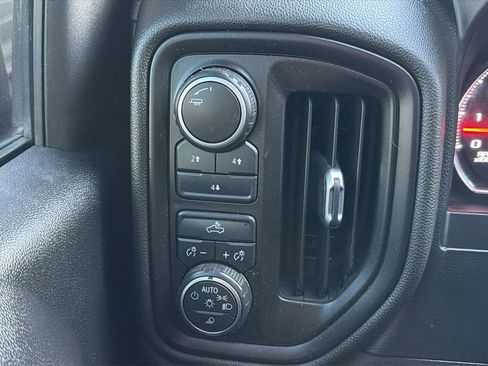 Used 2021 Chevrolet Silverado 2500 Custom w/ Custom Value Package image 28