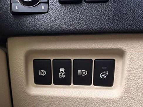 Used 2021 Lexus GX 460 Luxury w/ Sport Design Package AWD/4WD image 16